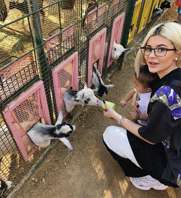 Kylie Jenner, Baby, Stormi Webster, Pumpkin Patch, Underwood Family Farms